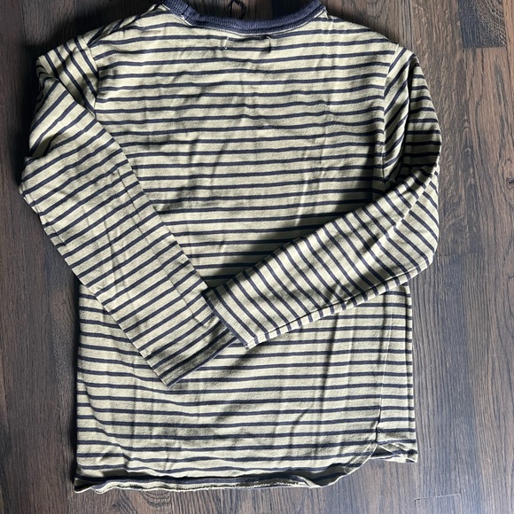 5/$20 olive and blue long sleeved tee by Zara size 10 - Picture 4 of 4